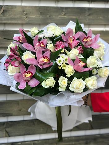 Букет цветов из: Розы и Хризантемы в Малоархангельске