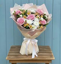 Букет цветов из:  Гвоздики, Орхидеи и Розы #REPLACE_PRED# Малоархангельске