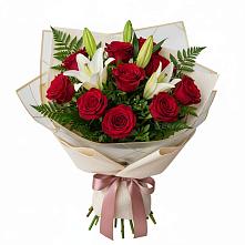Букет цветов из:  Лилии и Розы в Малоархангельске