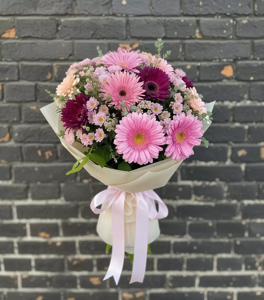 Букет цветов из: Герберы и Хризантемы в Малоархангельске