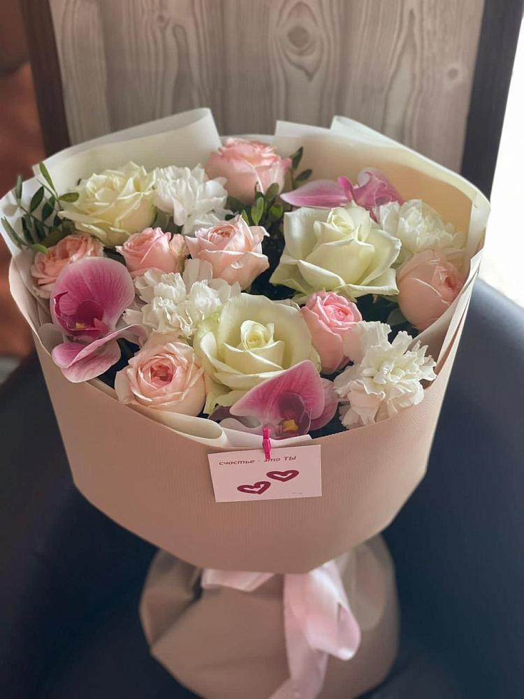 Букет цветов из: Орхидеи, Розы и Гвоздики в Малоархангельске