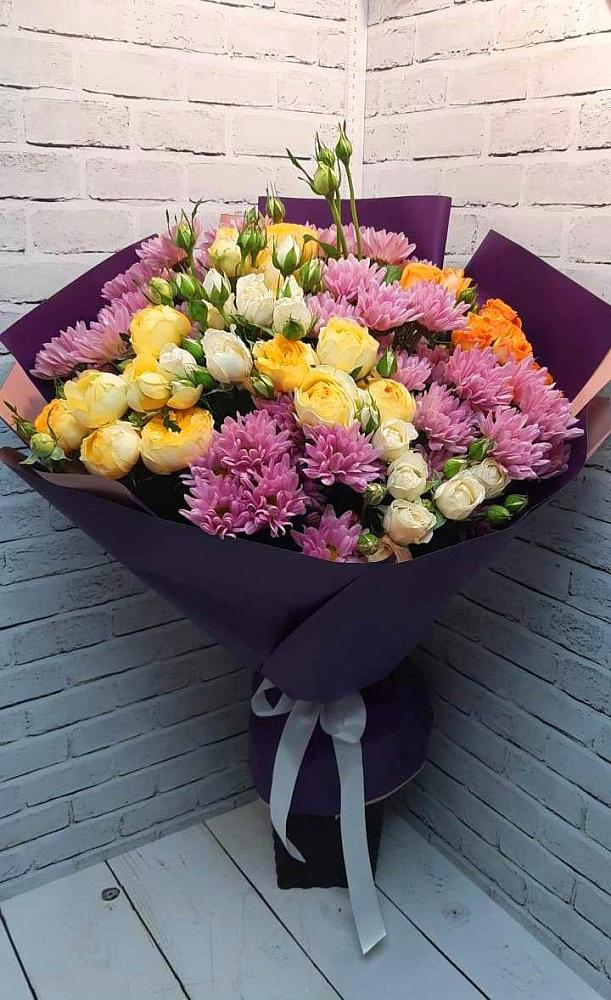 Букет цветов из: Хризантемы и Розы в Малоархангельске