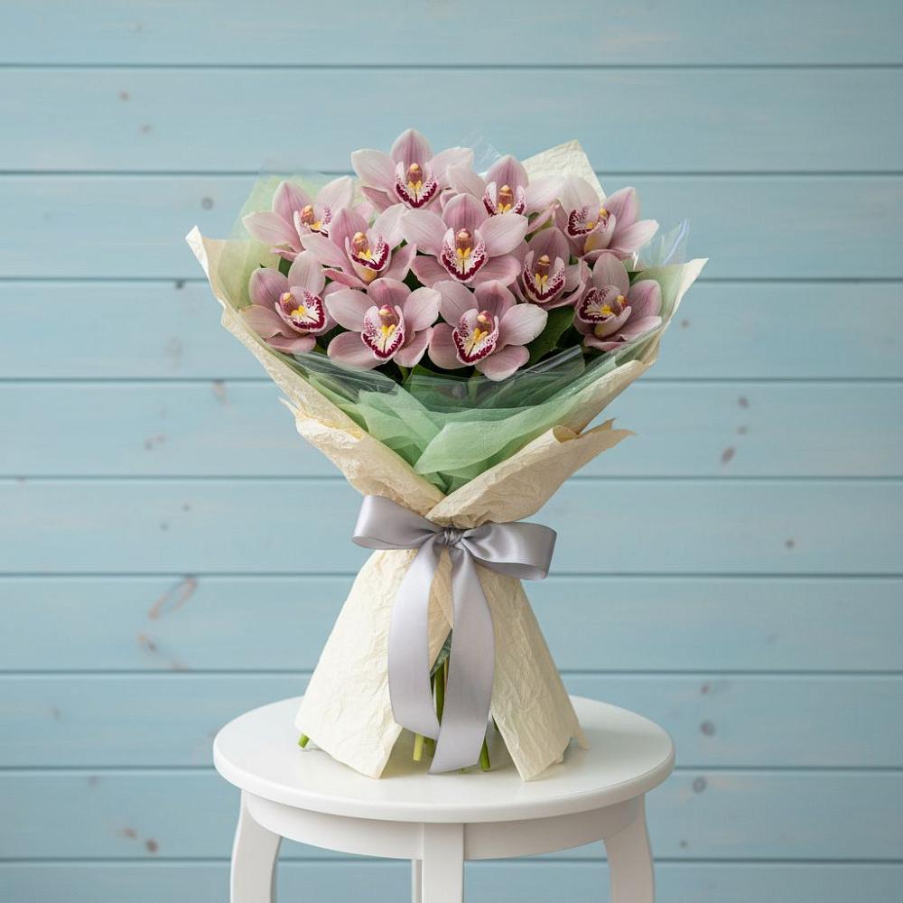 Букет цветов из: Орхидеи и Розы в Малоархангельске