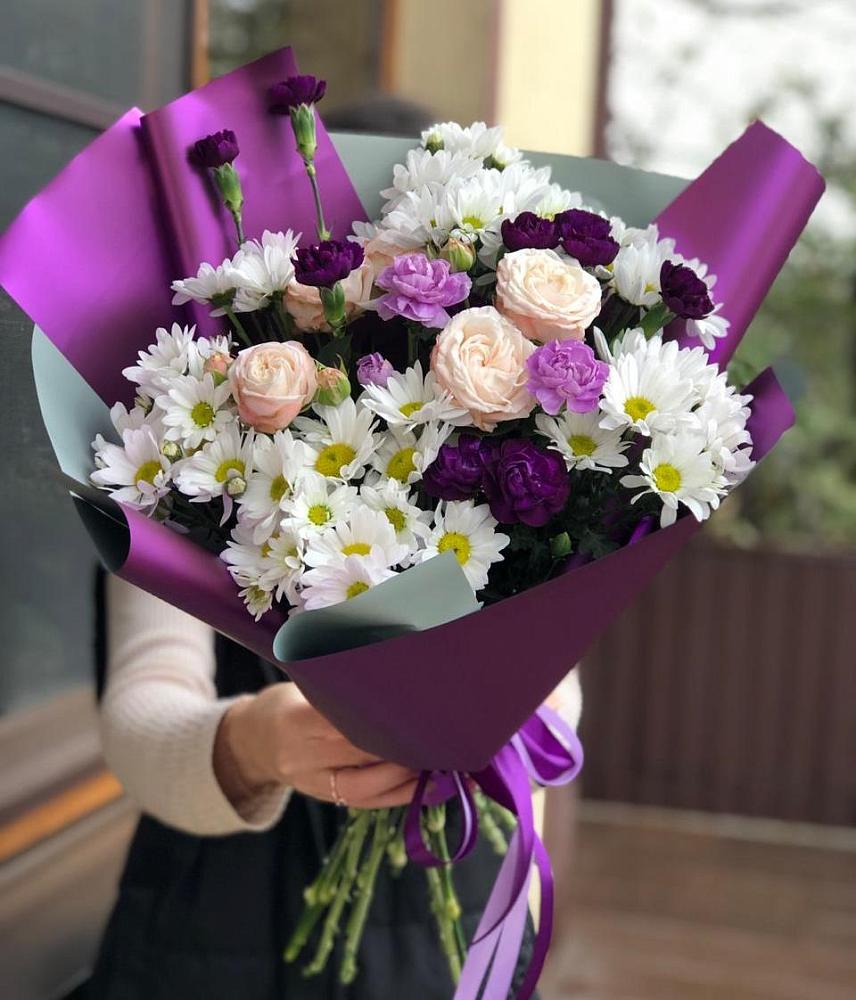 Букет цветов из: Хризантемы, Гвоздики и Розы в Малоархангельске