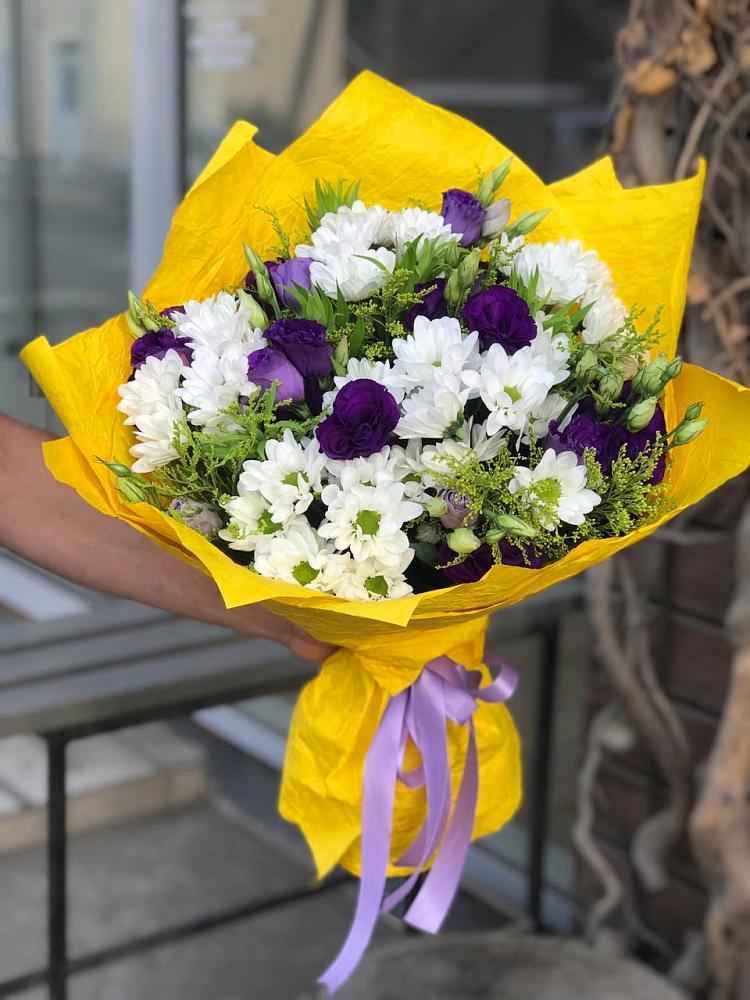 Букет цветов из: Ирисы, Хризантемы и Ромашки в Малоархангельске