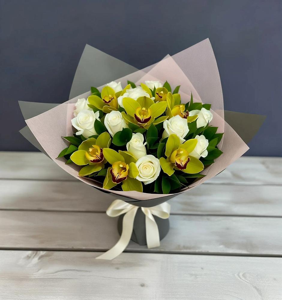 Букет цветов из: Орхидеи и Розы в Малоархангельске