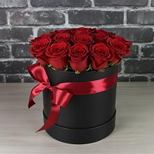 Цветочная композиция из Розы в шляпной коробке в Малоархангельске