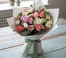 Букет цветов из:  Розы, Лизиантусы и Гвоздики в Малоархангельске