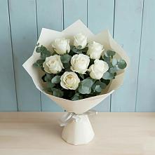 Букет Белые розы в Эвкалипте в Малоархангельске