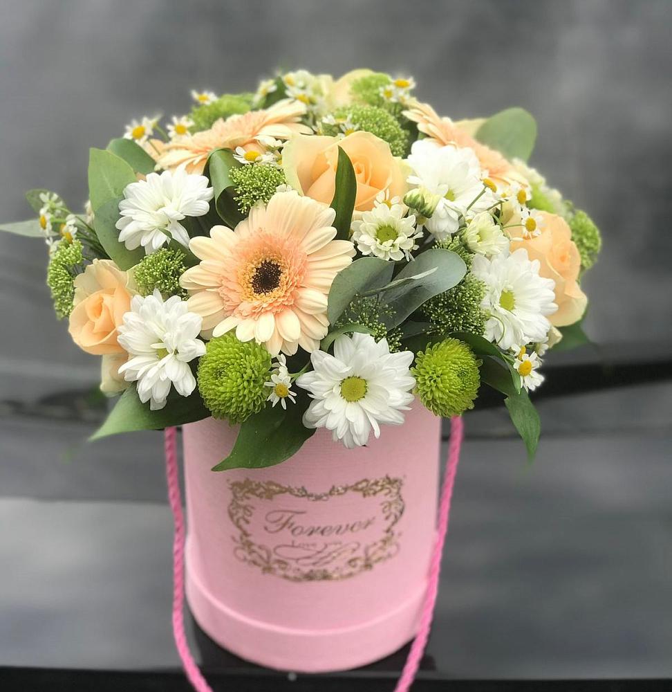 Цветочная композиция из Розы, Герберы и Хризантемы в шляпной коробке в Малоархангельске