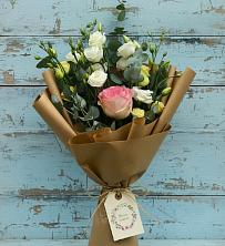 Букет цветов из:  Розы и Лизиантусы в Малоархангельске
