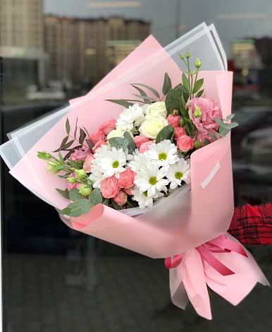 Букет цветов из: Розы, Лизиантусы и Хризантемы в Малоархангельске