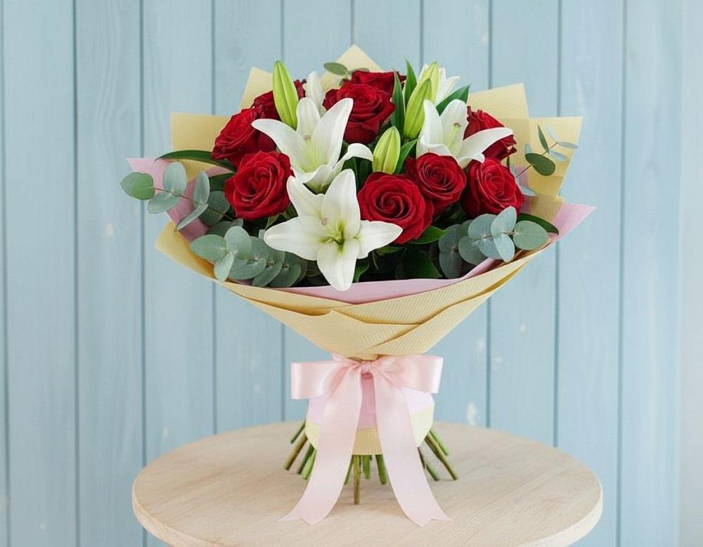 Букет цветов из: Лилии и Розы в Малоархангельске